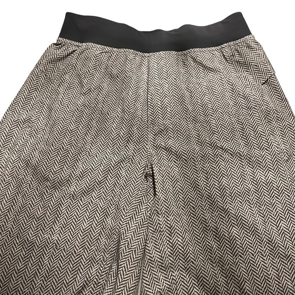 LULULEMON Mens Bowline 11” Unlined Shorts in Chevron Gray Size Small - Picture 2 of 5